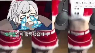 Korean Santa Girl Cosplay Twitch clip