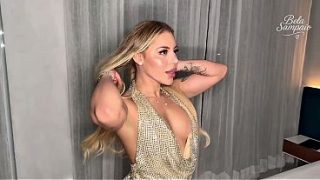 Estrangeiro dotado fode brasileira gostosa depois de conhecer o poder de uma bunda latina