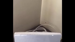 Koreano rodillas de oro súplica a profe para dar prueba de biología