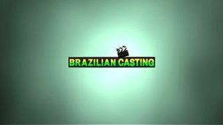 Acabou de chegar de viajem levei para quarto essa gostosa deliciosa para transar gostoso.